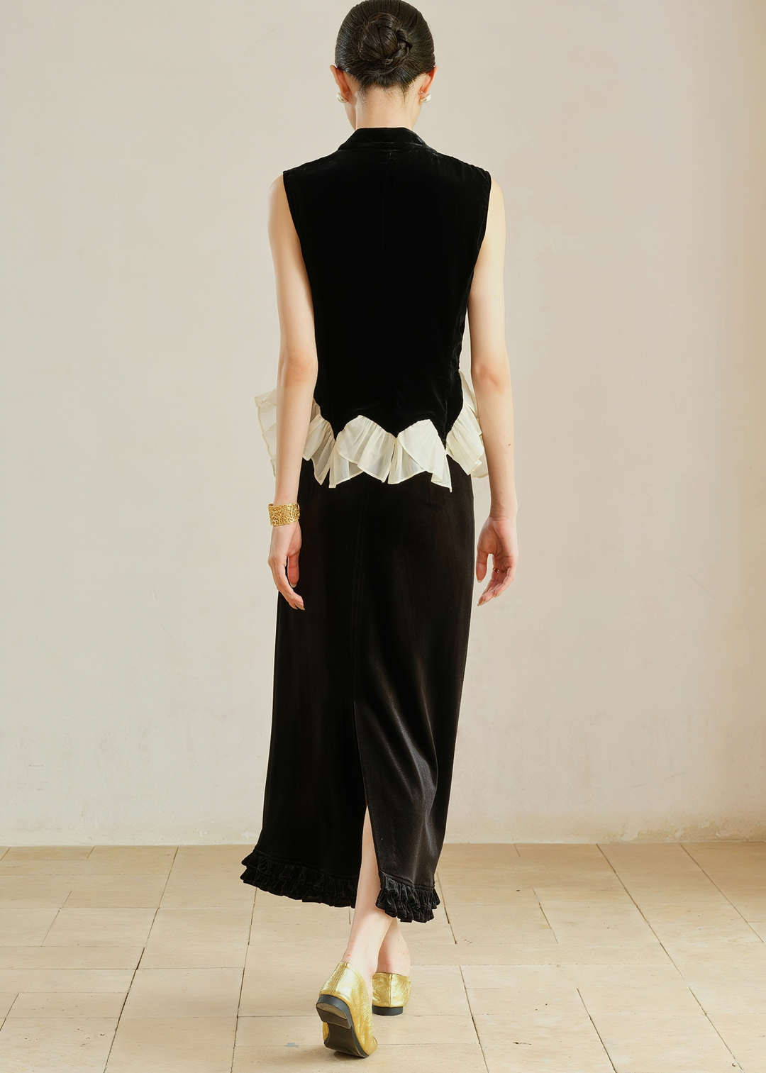 VELVET RUFFLE HEM VEST JACKET