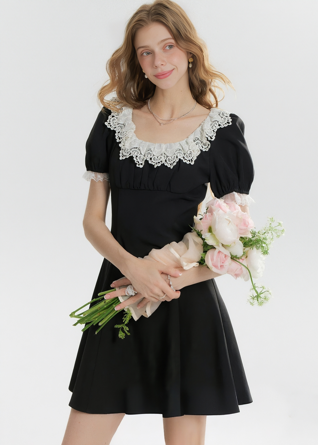 LACE TRIM PUFF SLEEVE DRESS