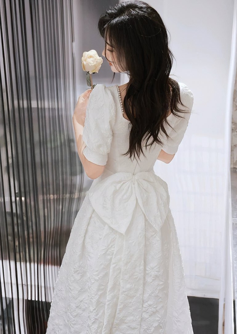 BACK RIBBON FLUFFY DRESS - ANLEM