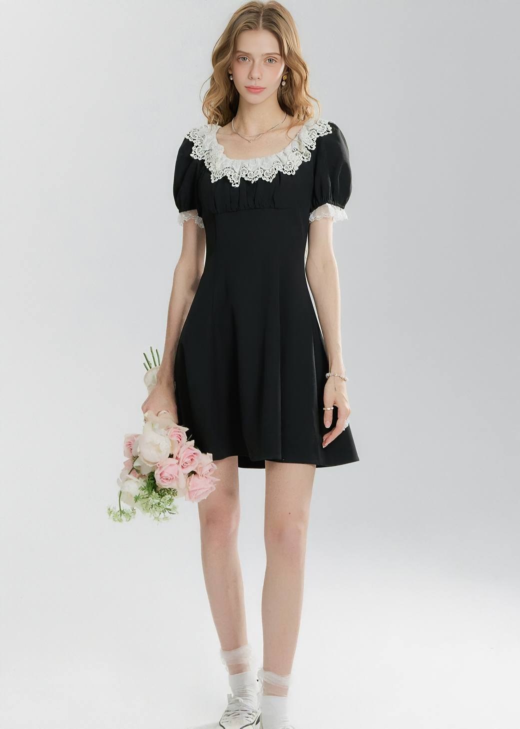 LACE TRIM PUFF SLEEVE DRESS