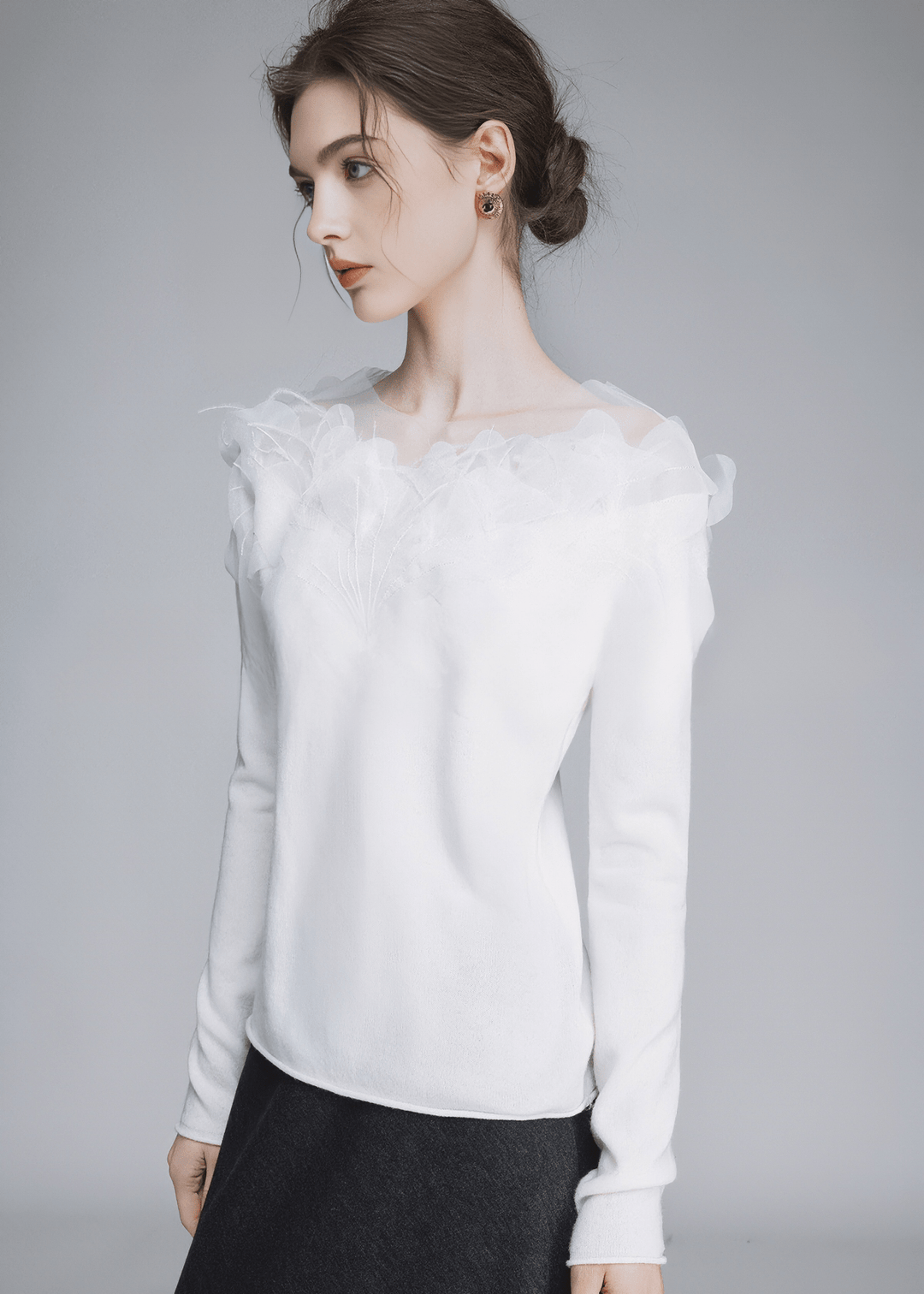 RUFFLE SHOULDER KNIT TOP - ANLEM