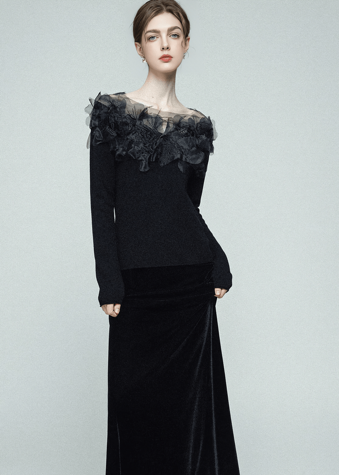 RUFFLE SHOULDER KNIT TOP - ANLEM