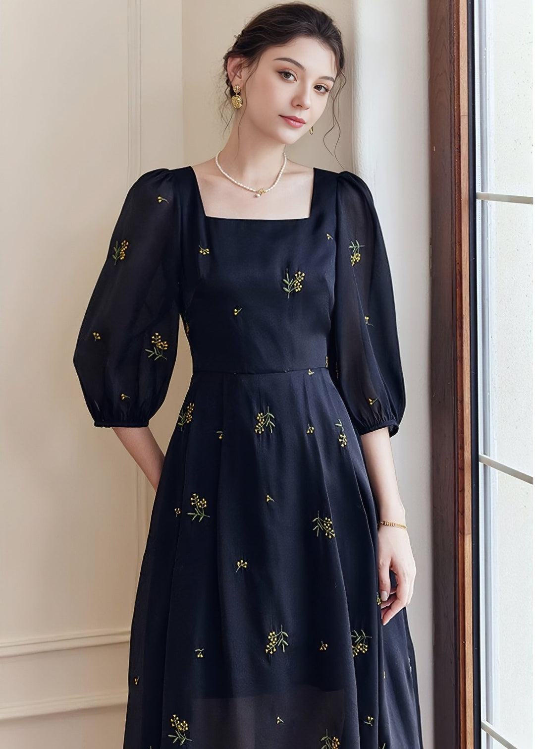 SMALL FLOWER EMBROIDERY DRESS - ANLEM