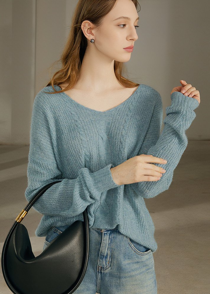 SOFT BLUE SLOUCHY SWEATER - ANLEM