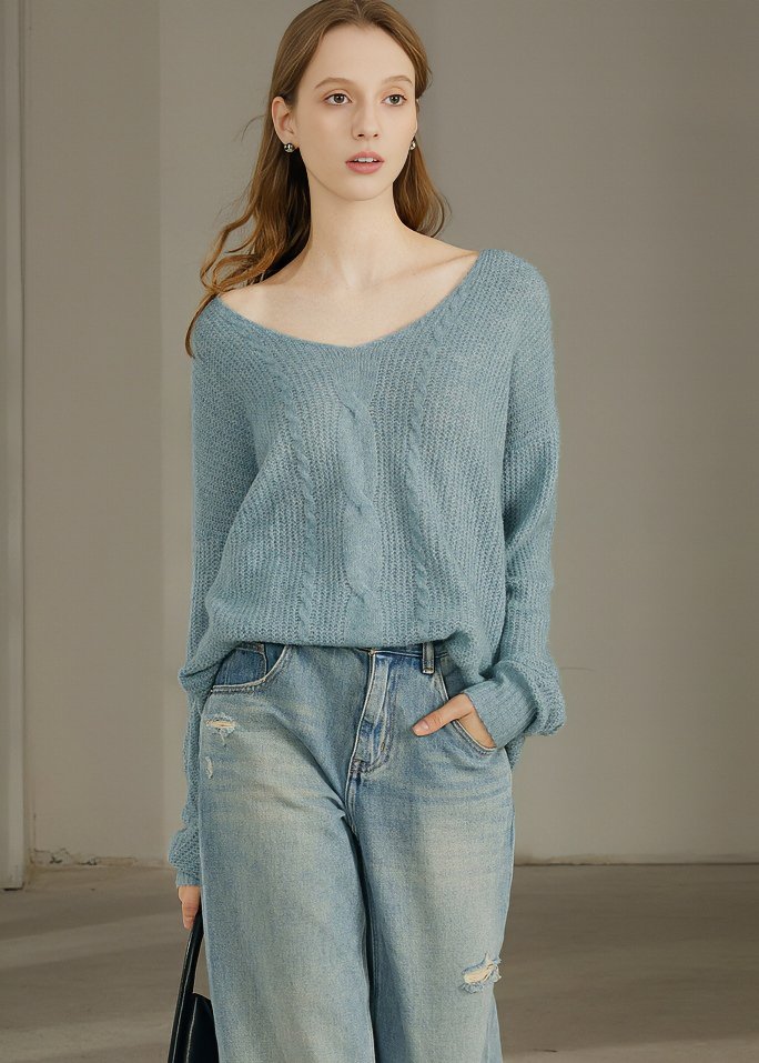 SOFT BLUE SLOUCHY SWEATER - ANLEM