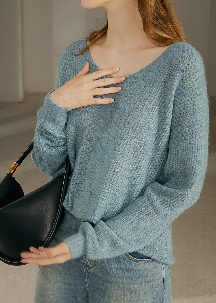 SOFT BLUE SLOUCHY SWEATER - ANLEM