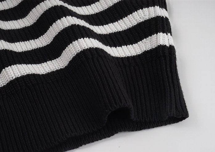 STRIPED SLOUCHY HALF TURTLENECK KNIT - ANLEM